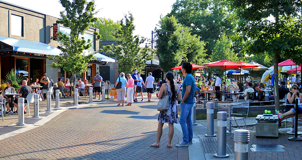 Discover the Charms of Downtown Kirkland’s Shopping and Markets